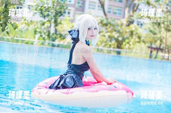 当女仆乱入历史课，Kitkat Cosplay努力在高清上复刻贞德的荣耀！